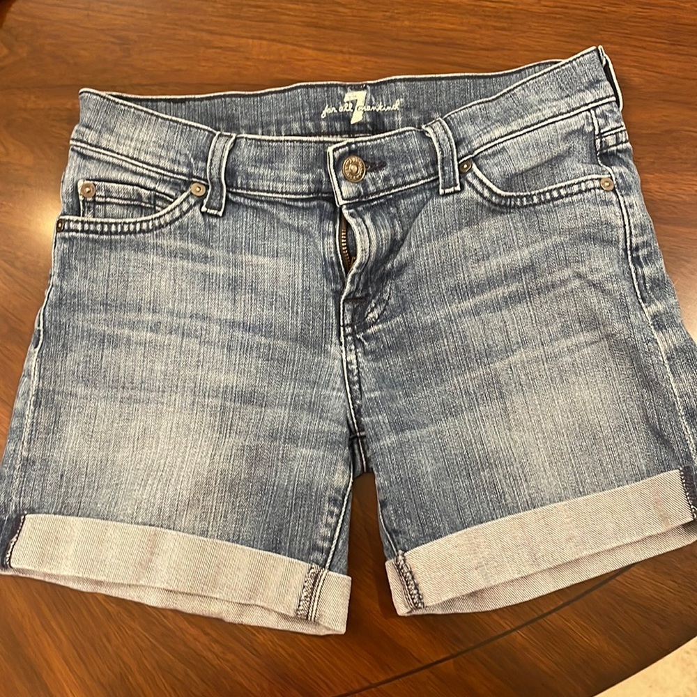 EUC 7 for all mankind denim shorts size 24!